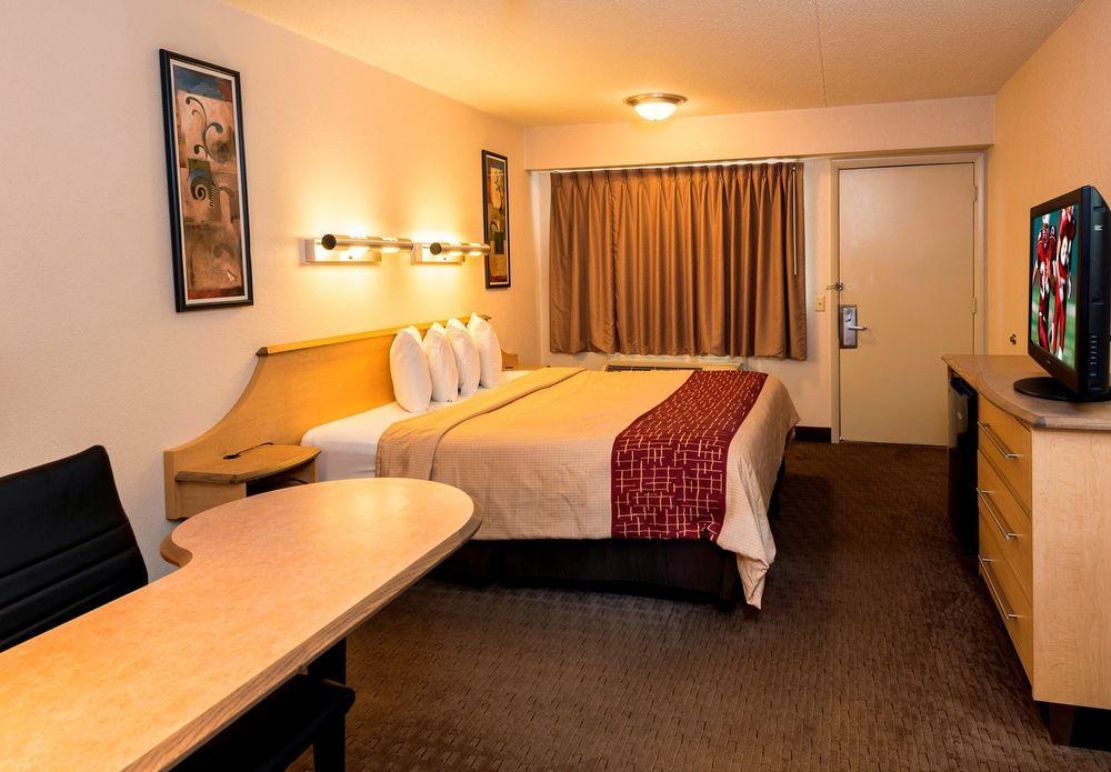 Red Roof Inn Elkhart Ngoại thất bức ảnh